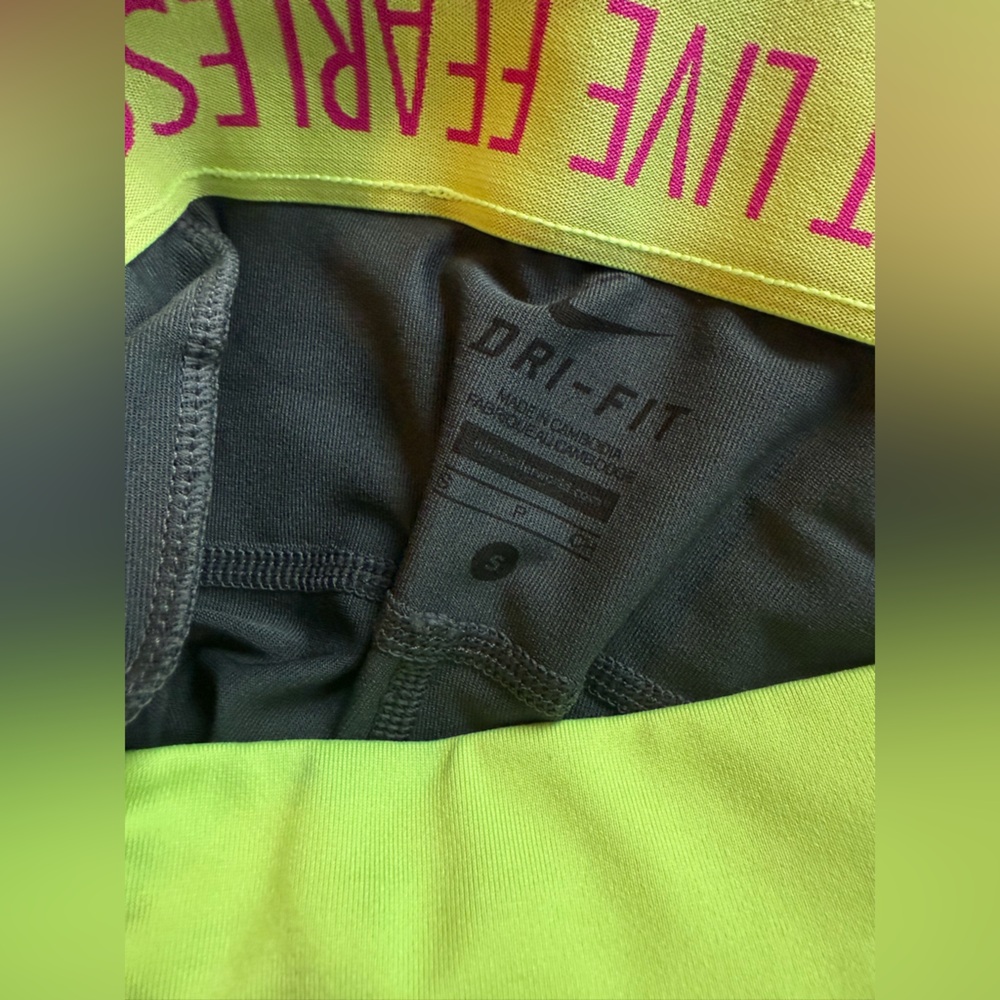 Nike Relay Tight Fit Black and Lime Green Tight Fit Leggings NWT - Picture 5 of 6